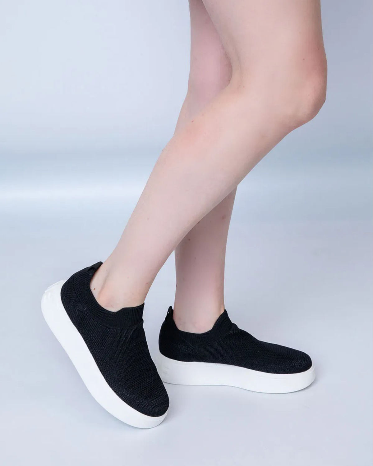 Tênis Petite Jolie Start Preto/Sola Branco PJ7582