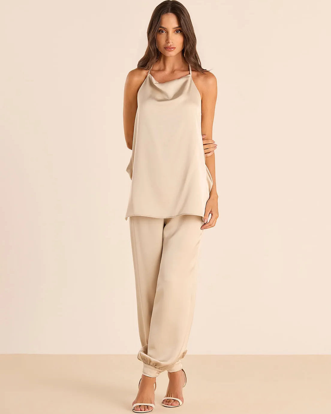 Conjunto Blusa Decote Degagê E Calça Jogger
