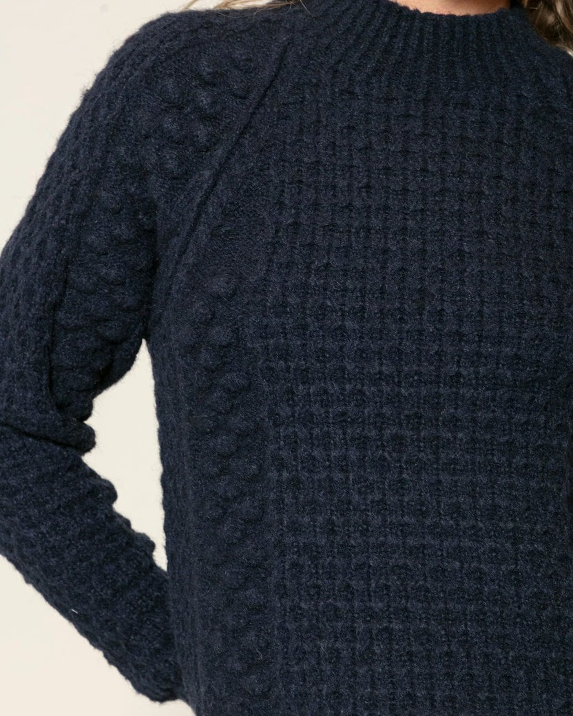 Blusa em ponto detalhado com cava raglan Biamar 12454